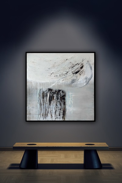 'einatmen - ausatmen'
Serie: Asche und Licht
100 x 100 cm, 2025 
für 2.900 Euro inkl. Schattenfugenrahmen