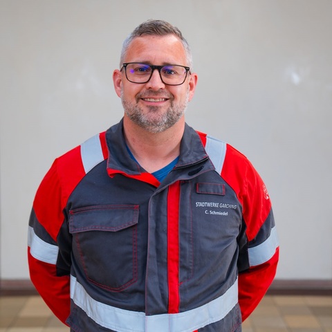 Mitarbeiter Stadtwerke – Mann in Arbeitskleidung der Stadtwerke Garching