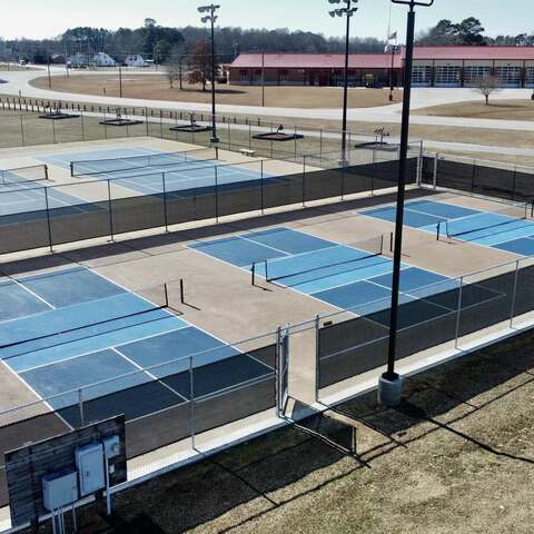 8' Tall Commercial Chain Link with Windscreen at Ennis Park Pickleball Court