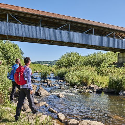 Goldsteig_Brücke am Perlsee © TVO_Woidlife-Photography Quelle: Tourismusverband Ostbayern e.V.