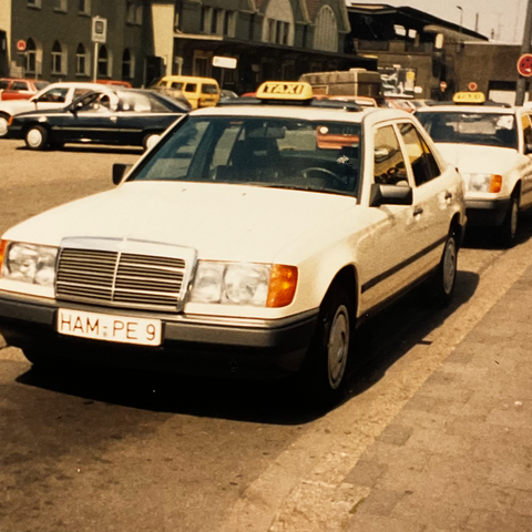 Taxengemeinschaft Hamm - Historie - Parkendes Taxi