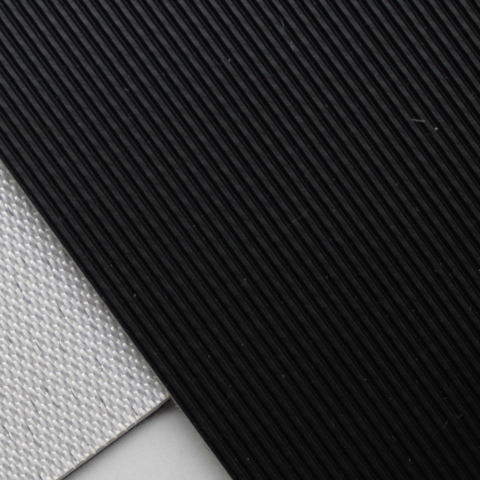 Transportband PVC schwarz 2,5 mm
Transportseite: Längsrille
Laufseite: impr. Gewebe