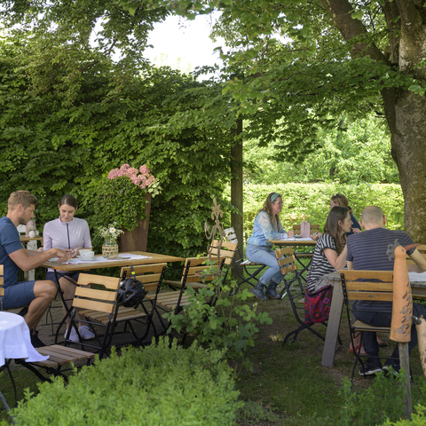 Nord Buchloe Cafe Gänsebleamle © Peter von Felbert