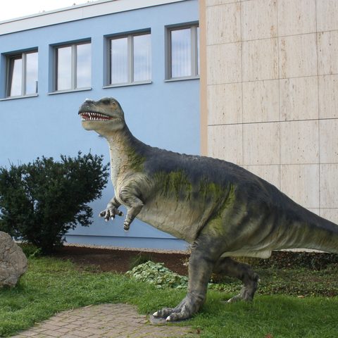 Dino vor Museum Quelle: Touristinformation Museum Solnhofen