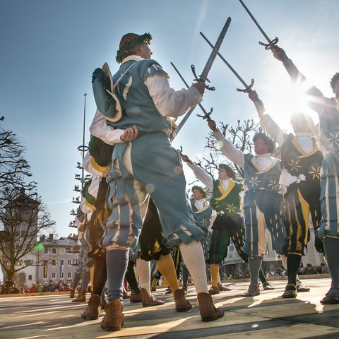 Georgiritt Schwertertanz Fotograf: HansLamminger ©FDLnews.de