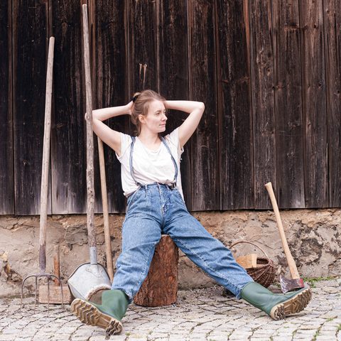Mit einem vielfältigen Open Air-Programm gastiert der Fränkische Theatersommer e.V. in Bad Staffelstein – diesmal nicht im Brückentheater, sondern im Kurpark. Zu sehen ist unter anderem am 16. September die lustige Komödie „Emmas Glück“ mit Rebekka Herl.
Foto: Fränkischer Theatersommer e.V.
 