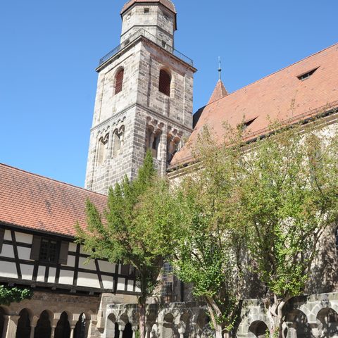 Kreuzgang mit Stiftskirche © Tourist Information Feuchtwangen / Andreas Strunz