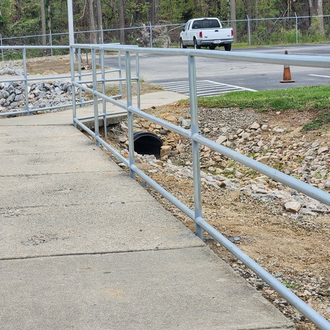 Custom Galv Steel Pipe Guard Rail 2