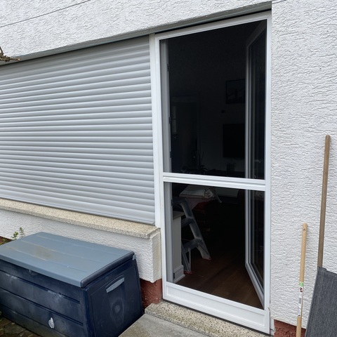 Insektenschutzgittertür geschlossen