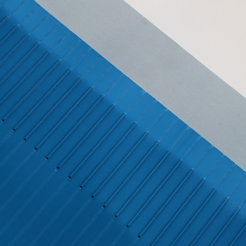Transportband PVC
blau 5,7 mm
Laufseite: Gewebe
Transportseite . Quer-Rippen (teilweise abgeschliffen)