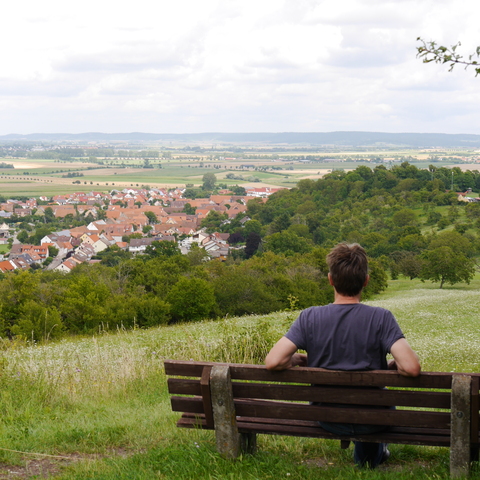 Naturpark Frankenhöhe / Ausblick vom Himmelfahrtsberg über Burgbernheim © Romantisches Franken