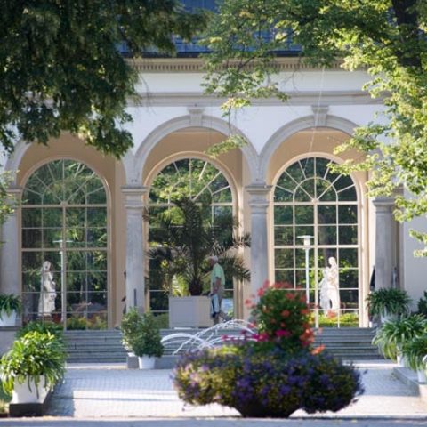 Wandelhalle -Kurpark Bad Steben Quelle: Tourist-Information Bayerisches Staatsbad Bad Steben Foto: Foto: Reinhard Feldrapp