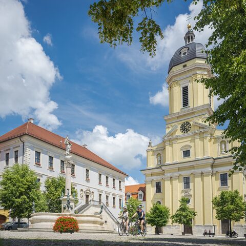 Karlsplatz Hofkirche Rathaus Brunnen
© Dietmar Denger
Quelle: Stadt Neuburg an der Donau
