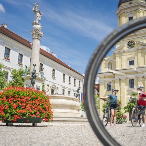Radler am Karlsplatz
© Dietmar Denger
Quelle: Stadt Neuburg an der Donau