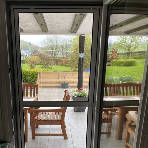 Insektenschutzgittertür geschlossen