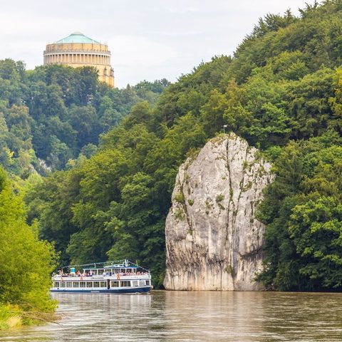Donaudurchbruch_Befreiungshalle Kelheim © Stadt Kelheim: Tourismus, Wirtschaft, Marketing, Kultur Moritz Kertzscher.