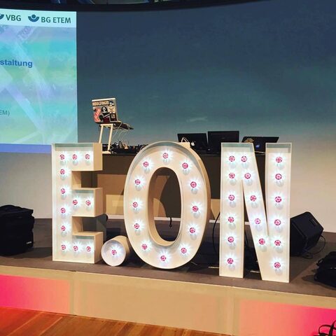 Eventdekoration Leuchtbuchstaben EON