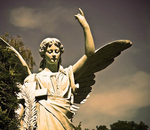 Trauuerengel auf dem Friedhof