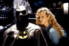 Vicki Vale neben dem Cape (Kim Basinger)