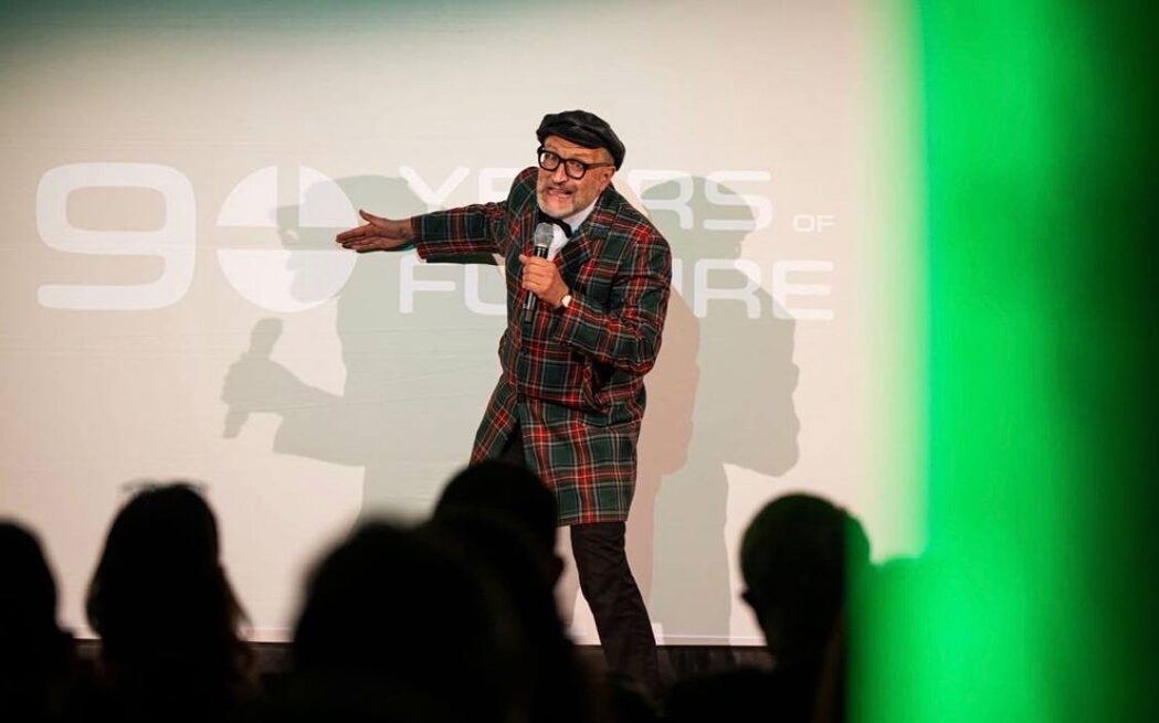 Jubiläum:
Lassen Sie Ihre Gäste einen spannenden und spaßigen Blick in die Firmenhistorie werfen. Tissot fasst Fakten erfrischend zusammen und bietet ein pointenreiches Potpourri.