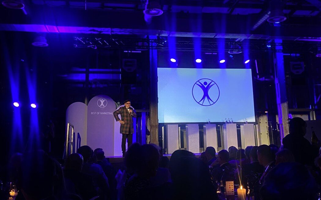 Preisverleihung:
Sie verleihen einen Award, Tissot verleiht Ihrem Event Glanz. Mit Worten rund um Award, die die Stimmung steigern und jedem im Saal das Gefühl geben, zu den Siegern zu gehören.
