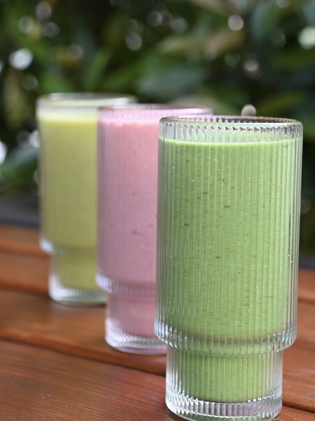 Unsere einzigartigen GlohSho Smoothies mit dem vollständigen veganen Nährstoffprofil, 100% natürlich und ohne Zuckerzusatz