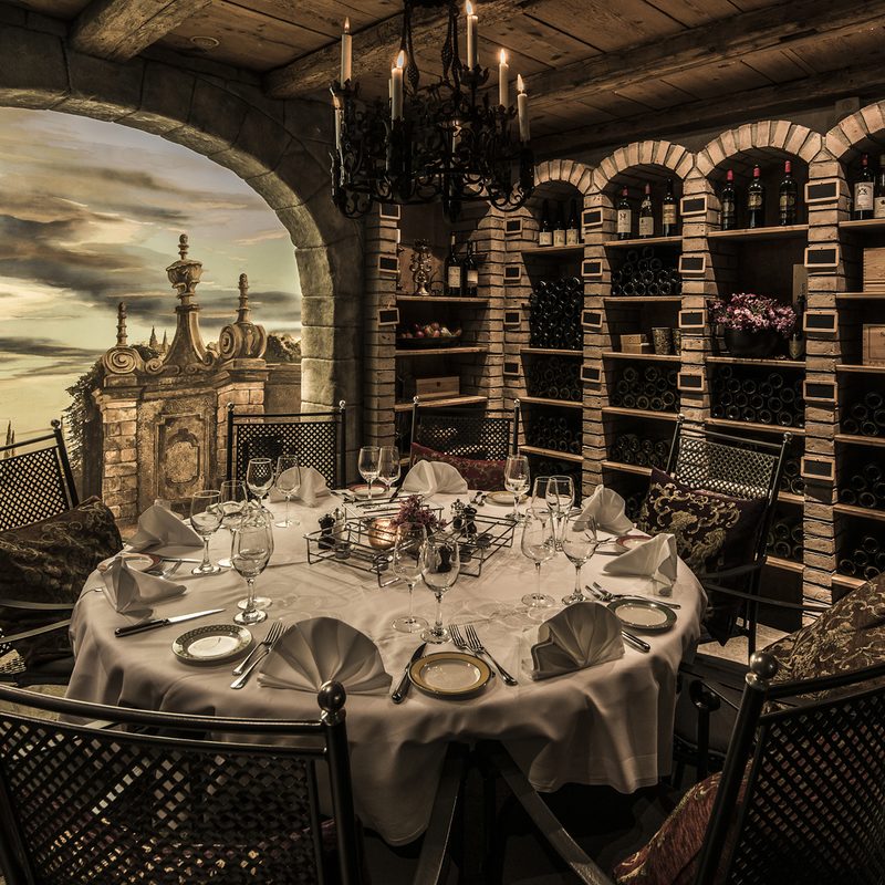 King's Cave Grillrestaurant, elegant cellar restaurant