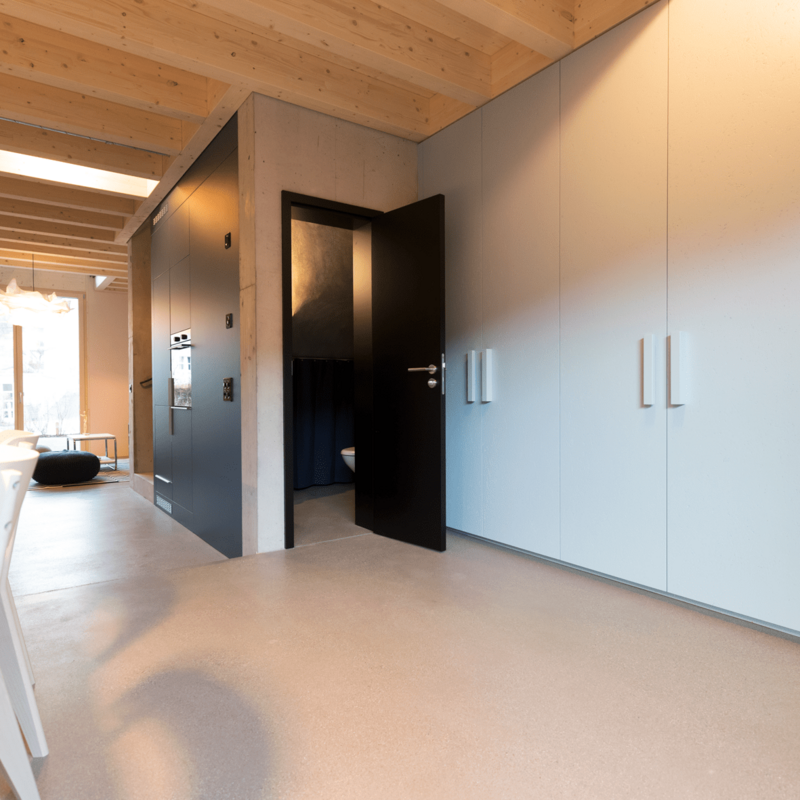 Raumhohe Garderobenschränke