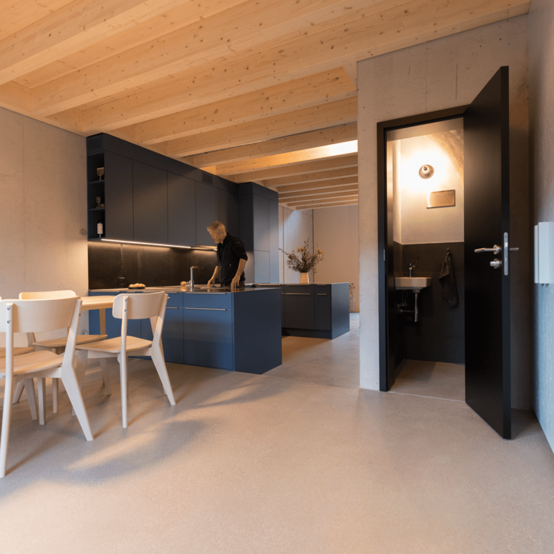 Esszimmer mit luftiger Überhöhe