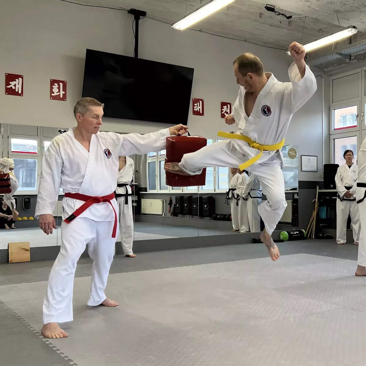 Starke Kicks im Tae Kwon Do