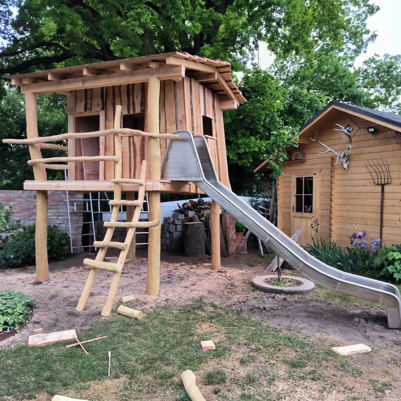 Kinder-Spielplatz aus Holz