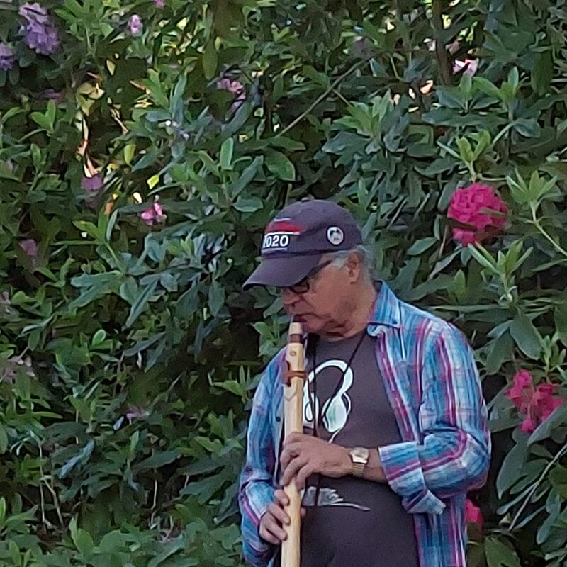 Sina Vodjani auf der Insel