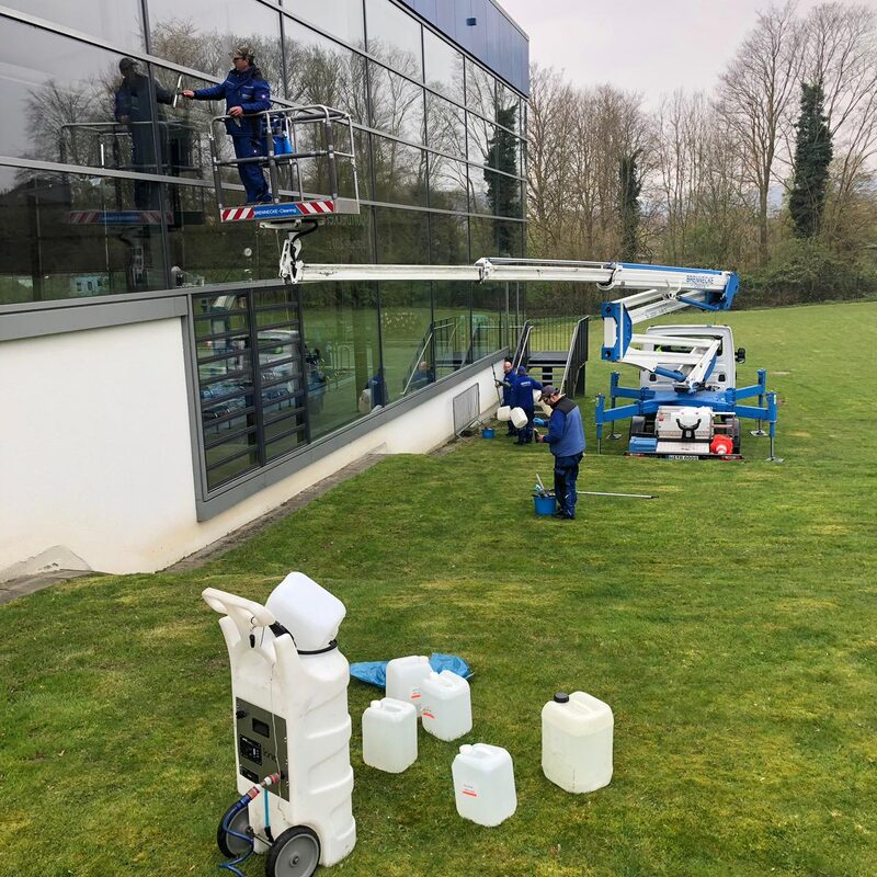 Brennecke Cleaning Hubwagenvermietung 2