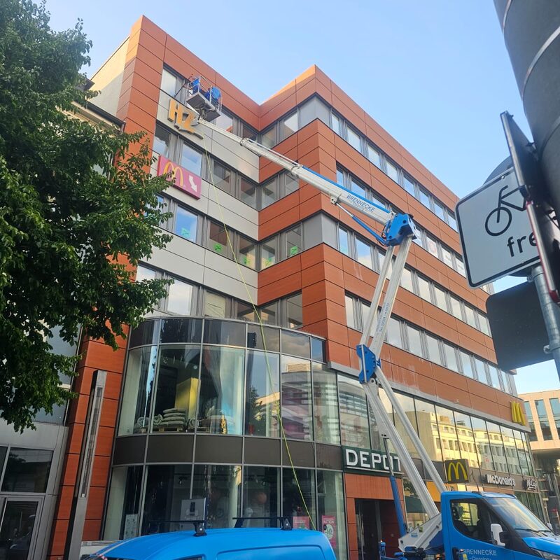 Brennecke Cleaning Reinigung von Glas und Fassaden 16