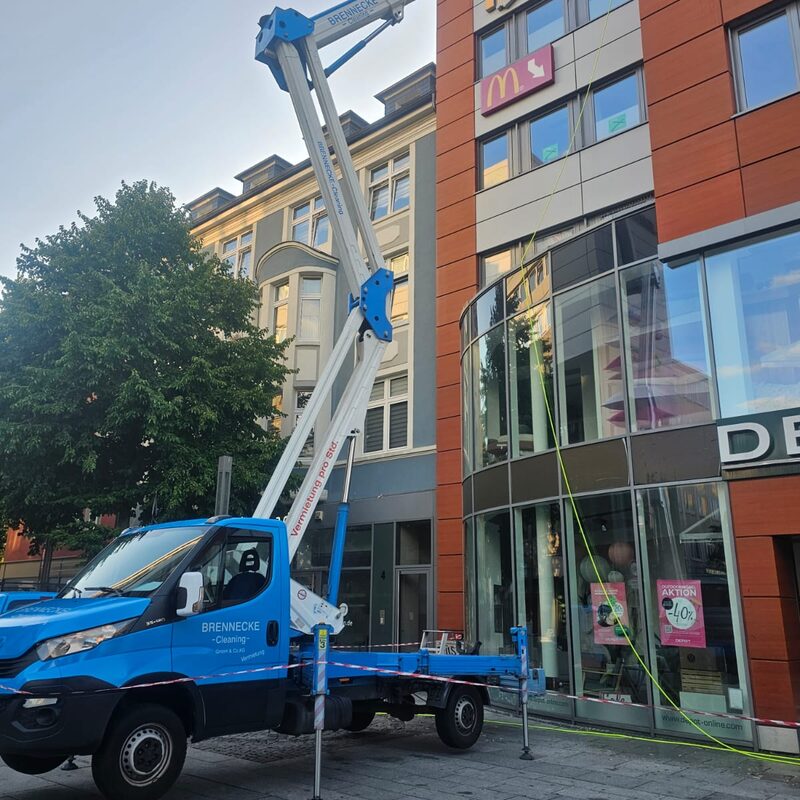 Brennecke Cleaning Reinigung von Glas und Fassaden 17
