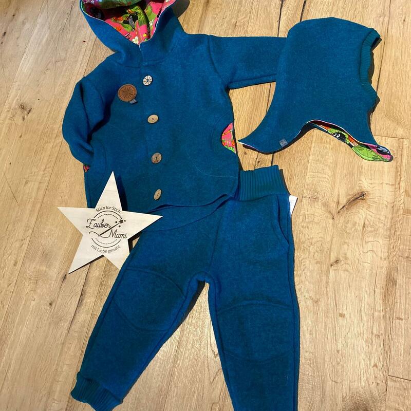 Kinderset aus Jacke, Mütze und Hose