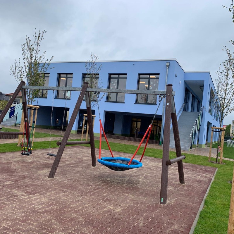 Aussenanstrich eines Kindergartens in Berlin