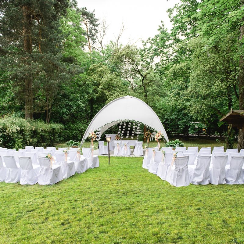 Hochzeitsfeier - Trauung im Außenbereich