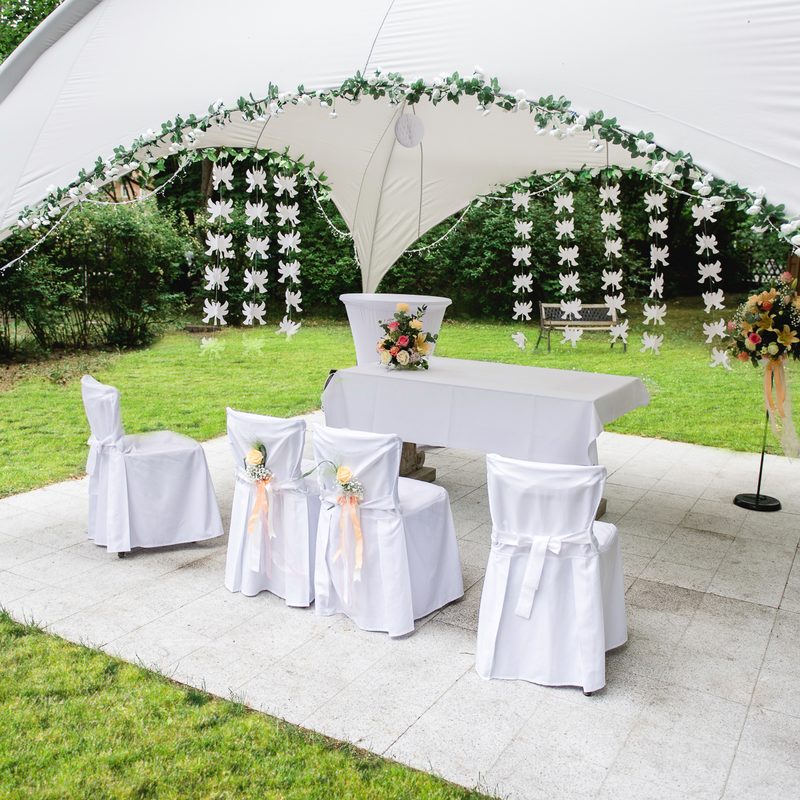 Hochzeitsfeier - Trauung im Außenbereich