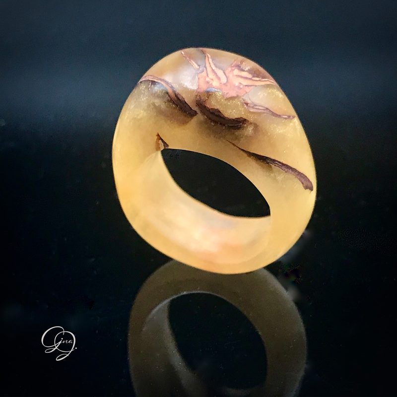 Zapfen im Querschnitt, Ring
KandyDip Effektpigment Sunshine Gold 
Dipon EpoxyPlast 3D B20 Jewel Cast