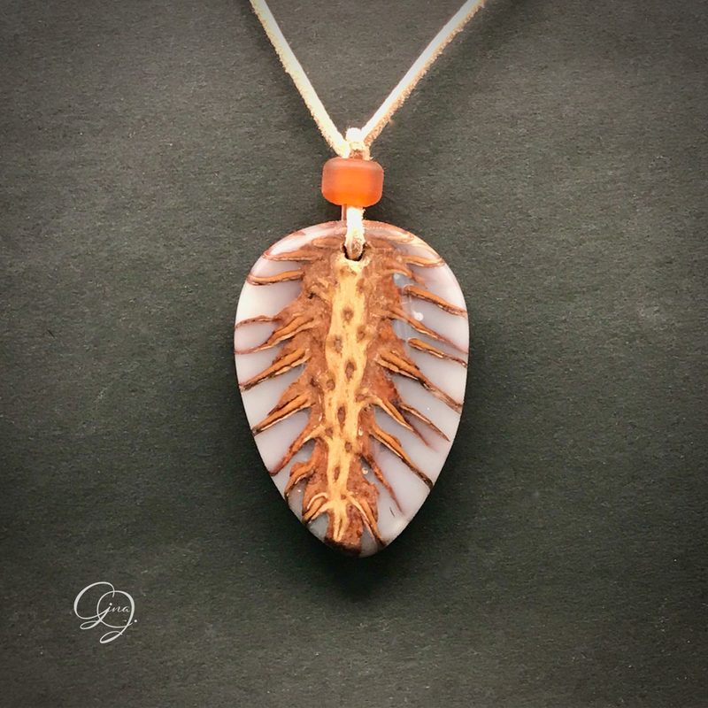 "Zapfen trifft Resin" 😃
KandyDip Alcohol Inks Milky White 
Dipon EpoxyPlast 3D B20 Jewel Cast