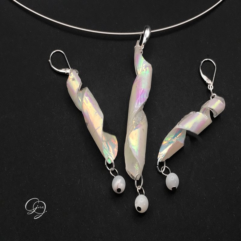 *Twisted*
Anhänger und Ohrringe
Dipon EpoxyPlast 3D B20