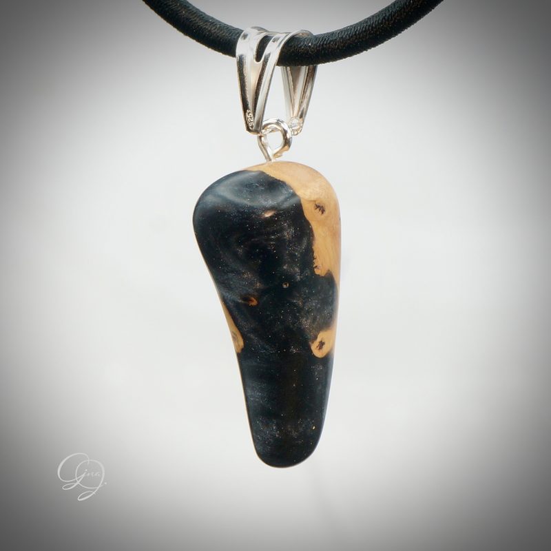 Anhänger
Goldfield Maser Holz
KandyDip  
Dipon EpoxyPlast 3D B20 Jewel Cast