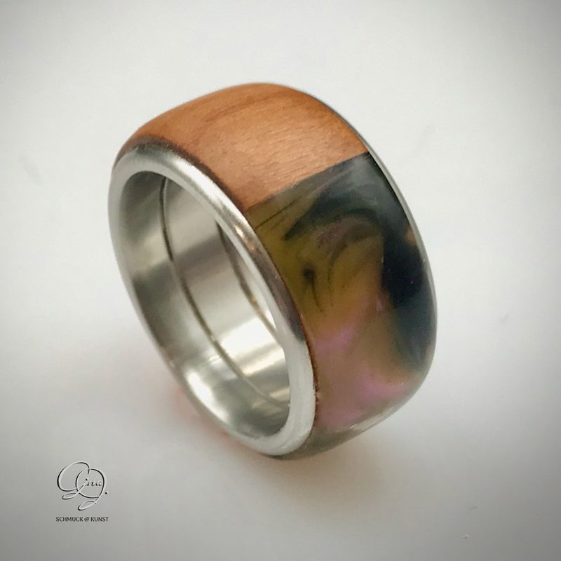 Fingerring 
9mm breit
Dipon EpoxyPlast 3D B20 Jewel Cast
Kandydip Jet Black Epoxy Resin Pigment Paste & 
24 Karat Rose Colorshift Pearl Pigment