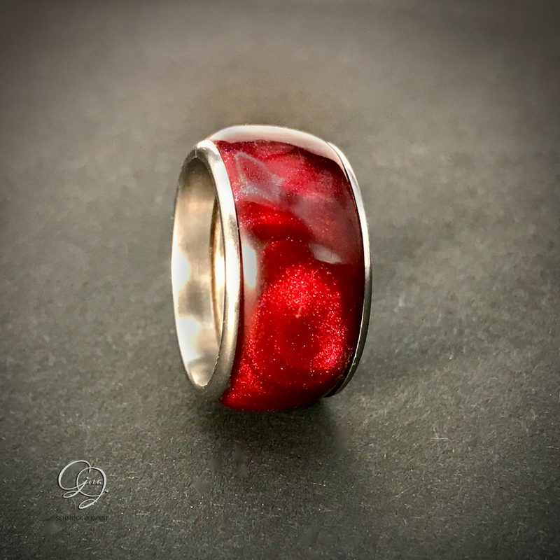 Ring 
Dipon EpoxyPlast 3D B20 Jewel Cast
Kandydip Carbon Red Pearls