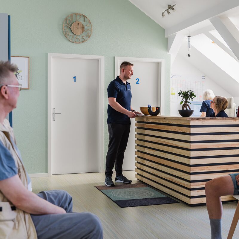 Wartezimmer mit Patienten