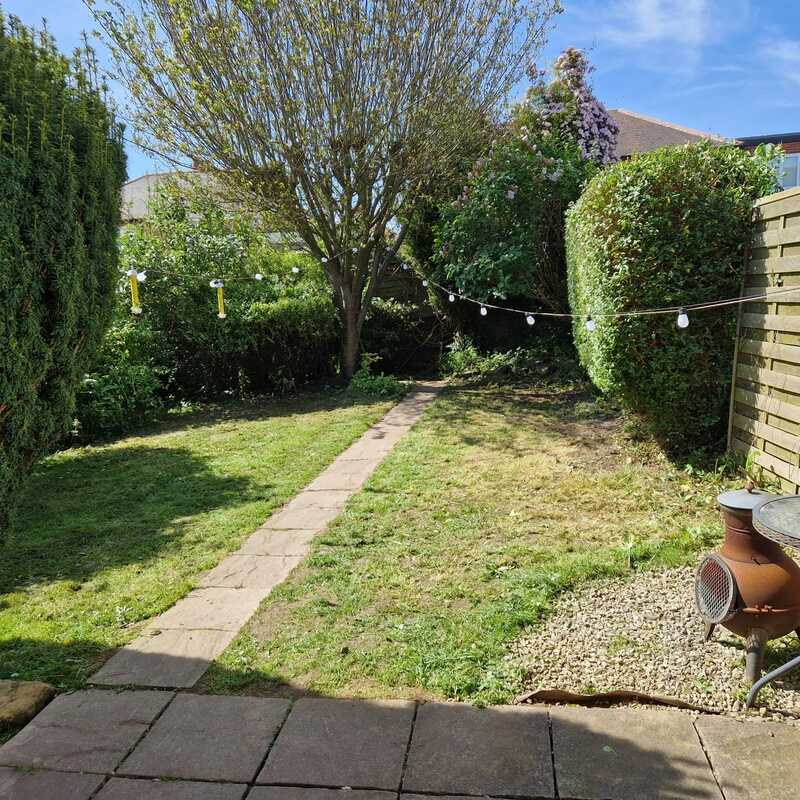 A job for a resident in Arnold, Nottingham. Shrubs trimmed, hedge cut, lawns tidied.