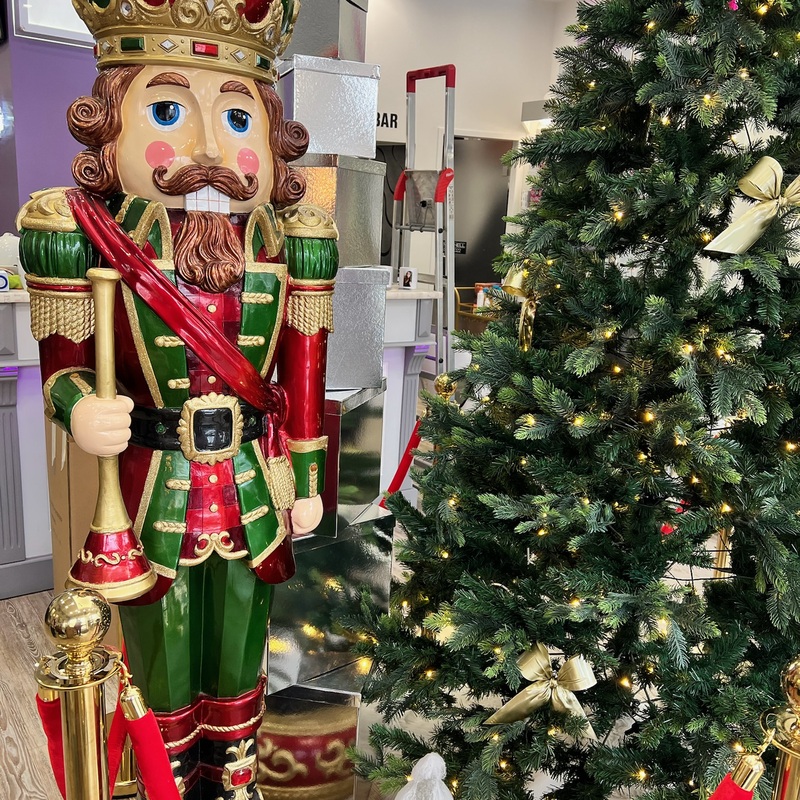 Setup - Nussknacker mit Weihnachtsbaum und div Dekoration