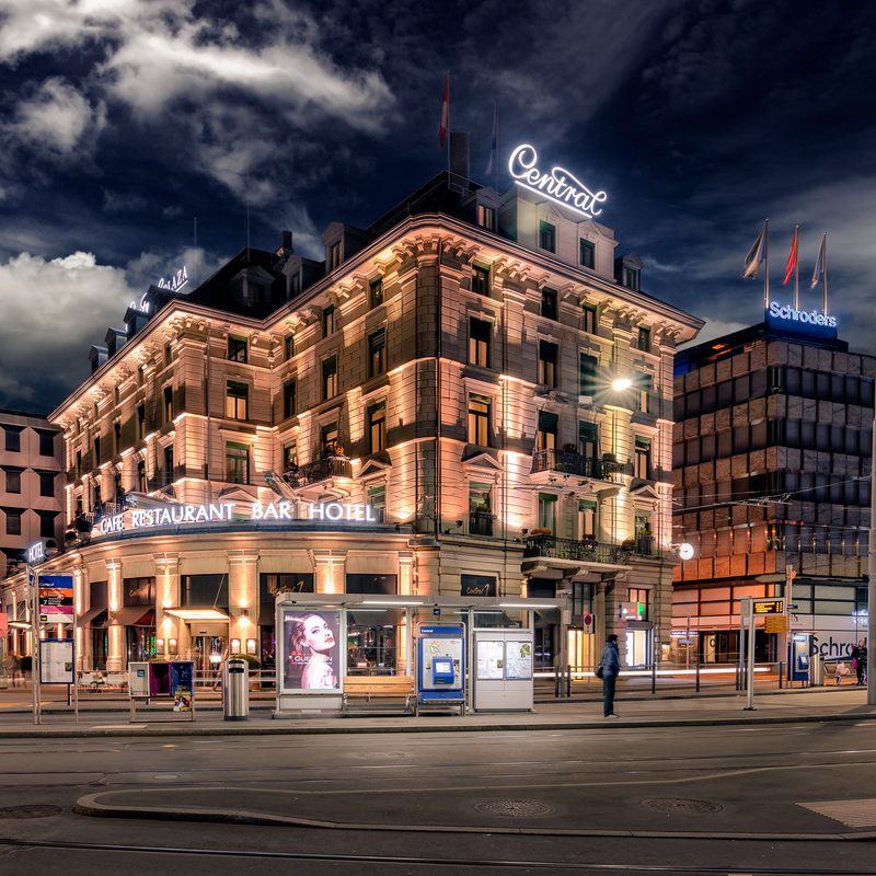 Central Plaza Hotel by night