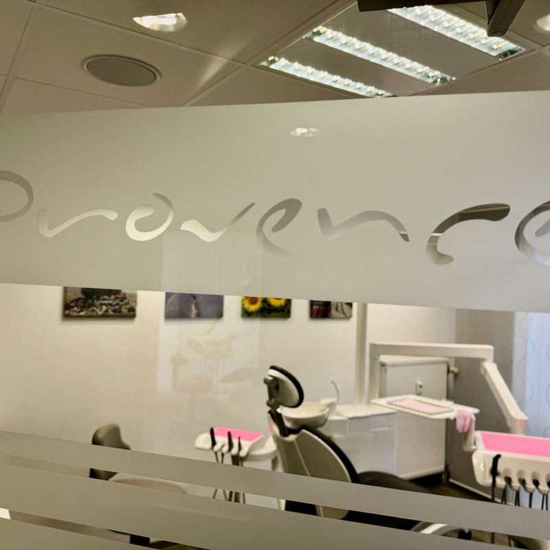 Behandlungszimmer der Zahnarztpraxis Dr. Marie Janik-Rücker